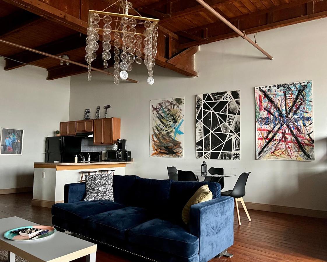 Апартаменты 420 Friendly Skyline View Downtown Loft Free Parking Детройт Экстерьер фото