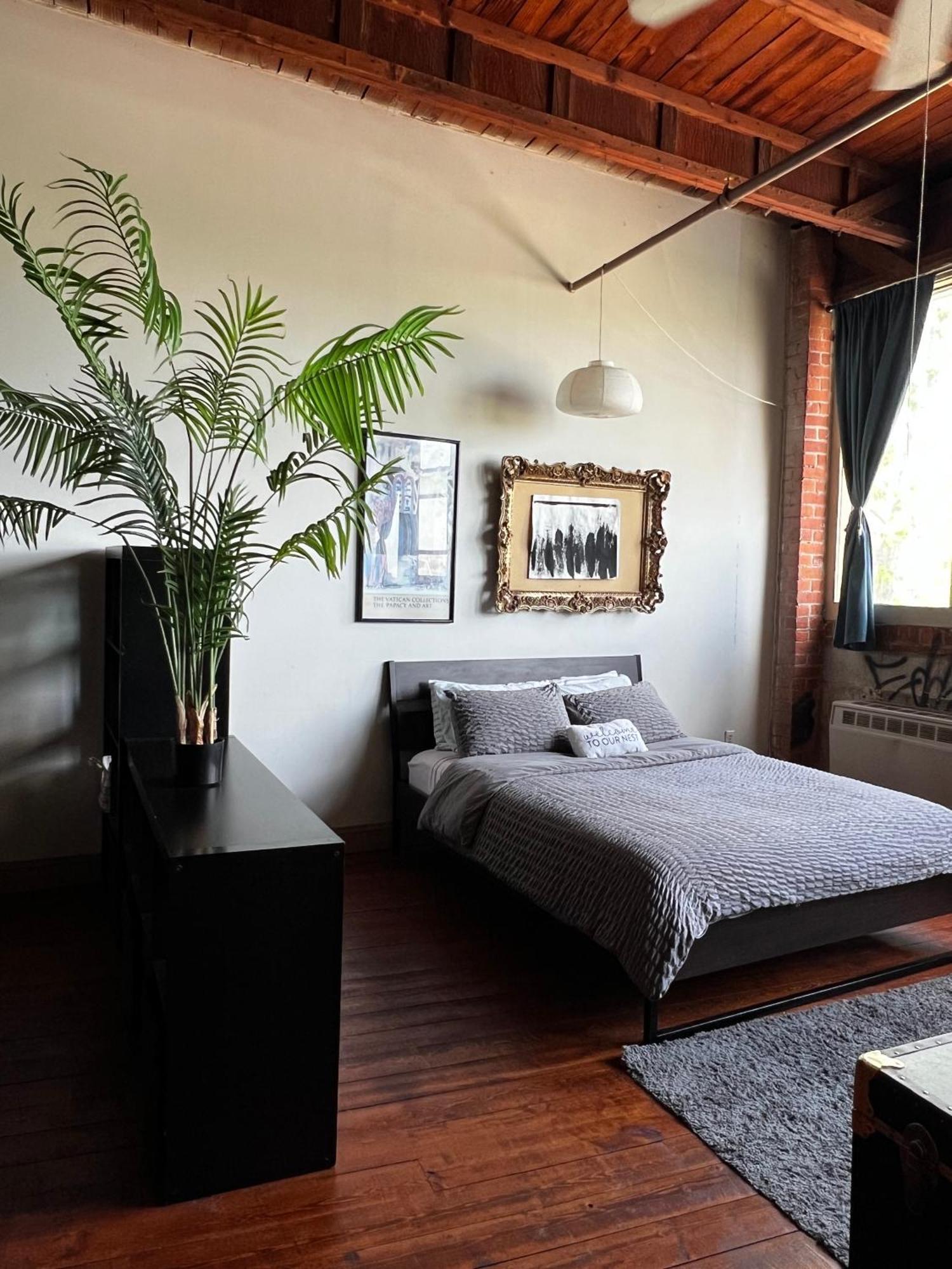 Апартаменты 420 Friendly Skyline View Downtown Loft Free Parking Детройт Экстерьер фото