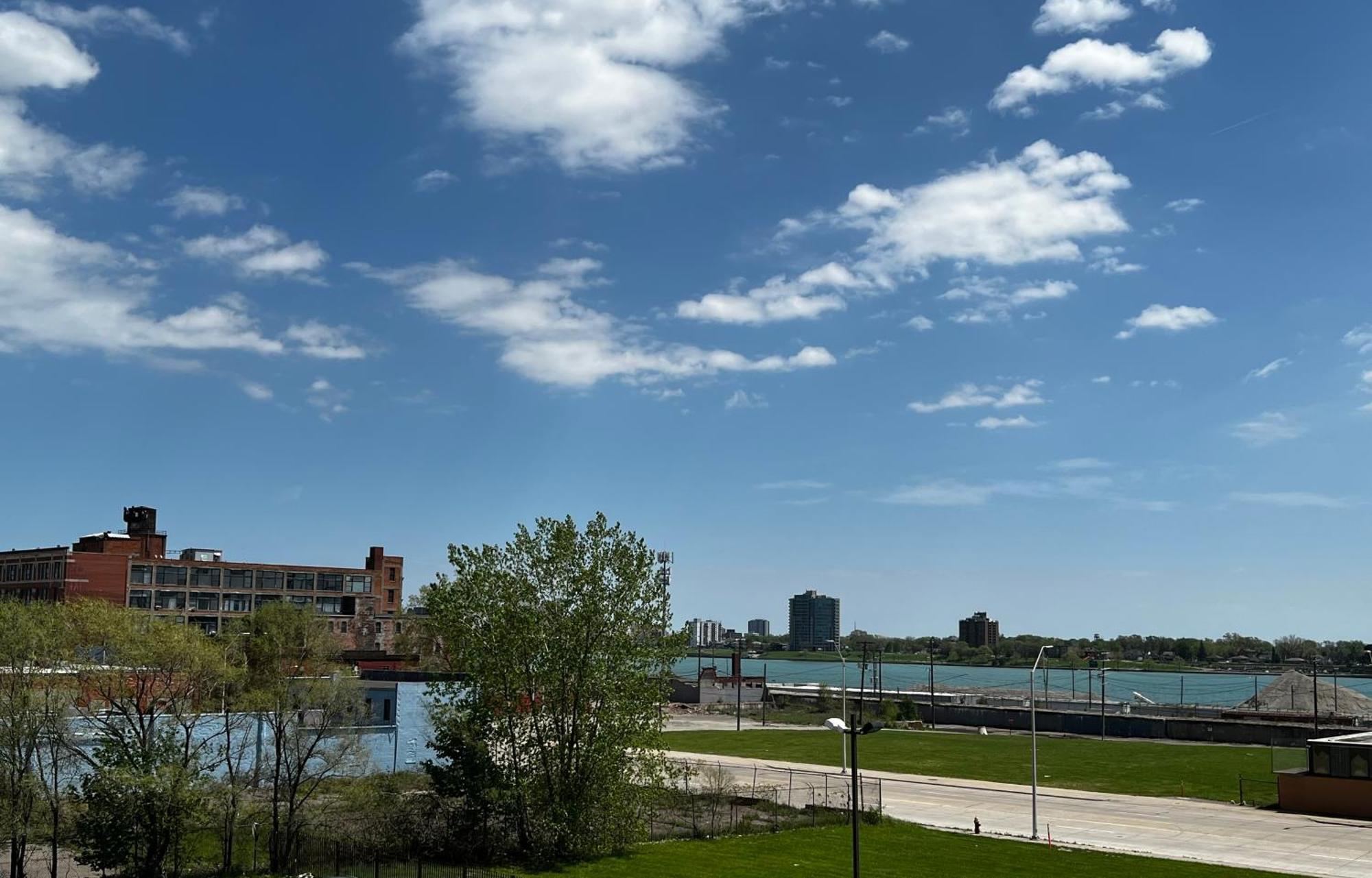 Апартаменты 420 Friendly Skyline View Downtown Loft Free Parking Детройт Экстерьер фото