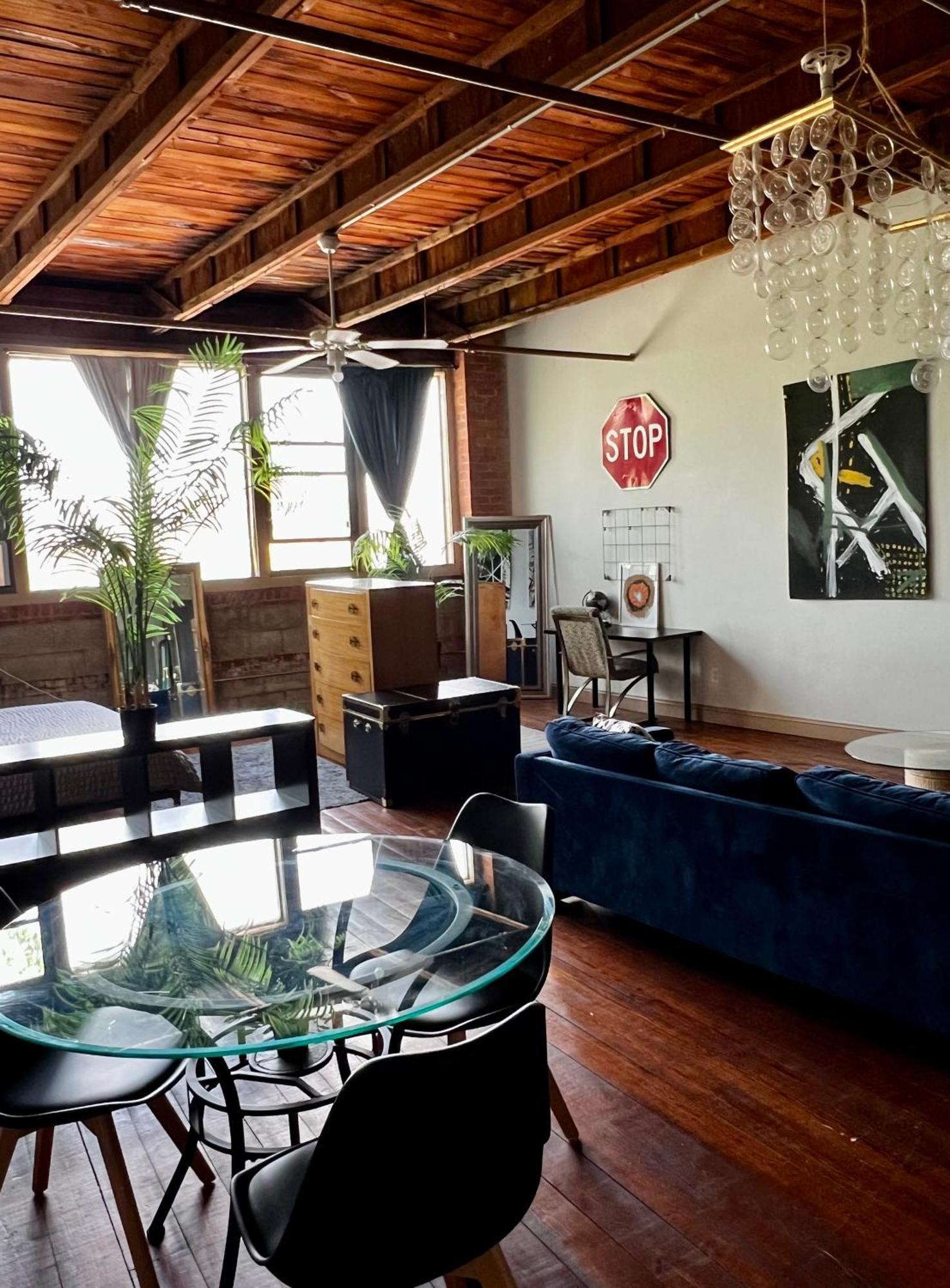 Апартаменты 420 Friendly Skyline View Downtown Loft Free Parking Детройт Экстерьер фото
